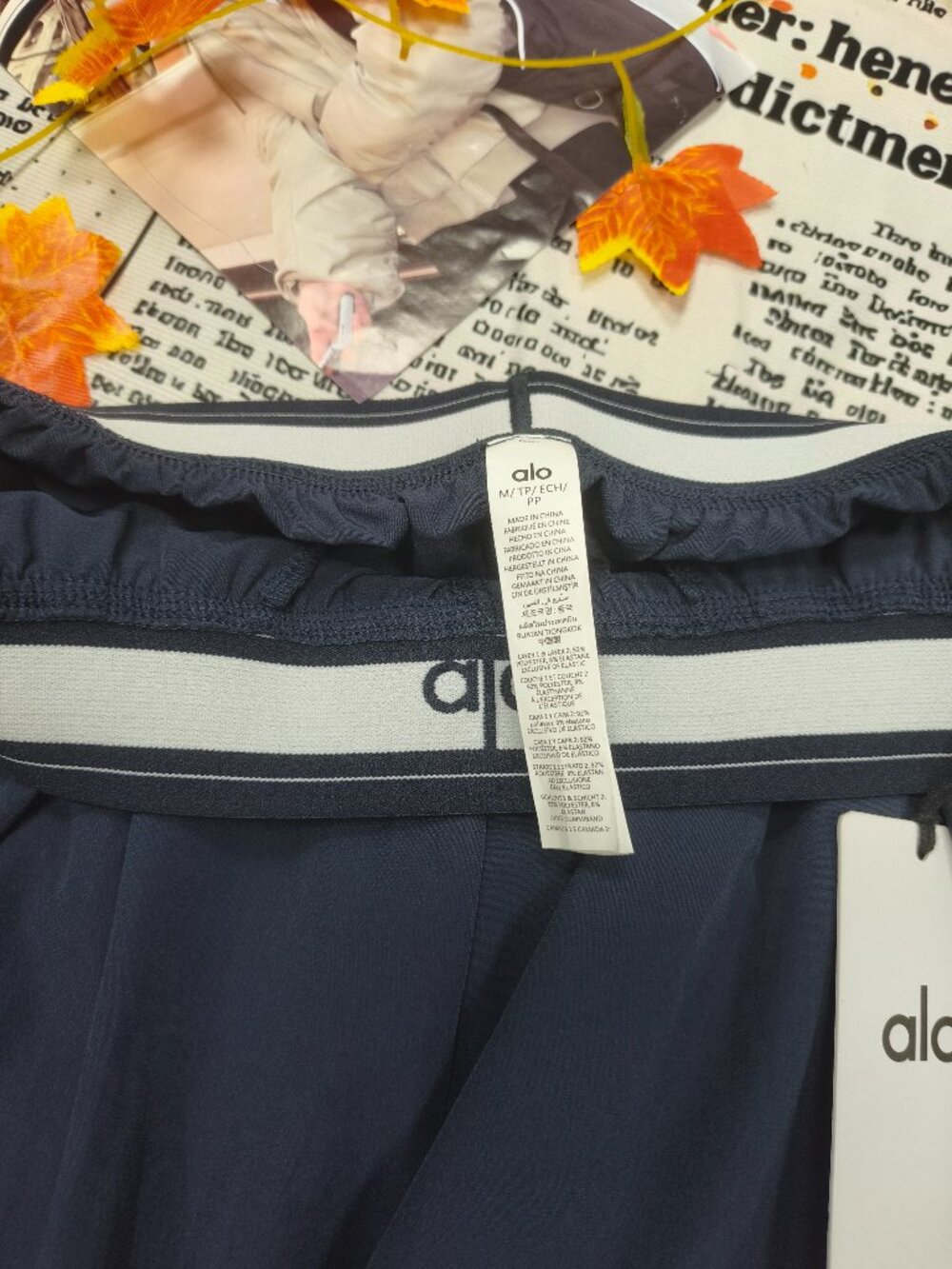 30" Inseam Alo Yoga Versatile Relaxed Fit Trouser/Pants🍧Regular Navy Blue NWT🧊 - Picture 5 of 7
